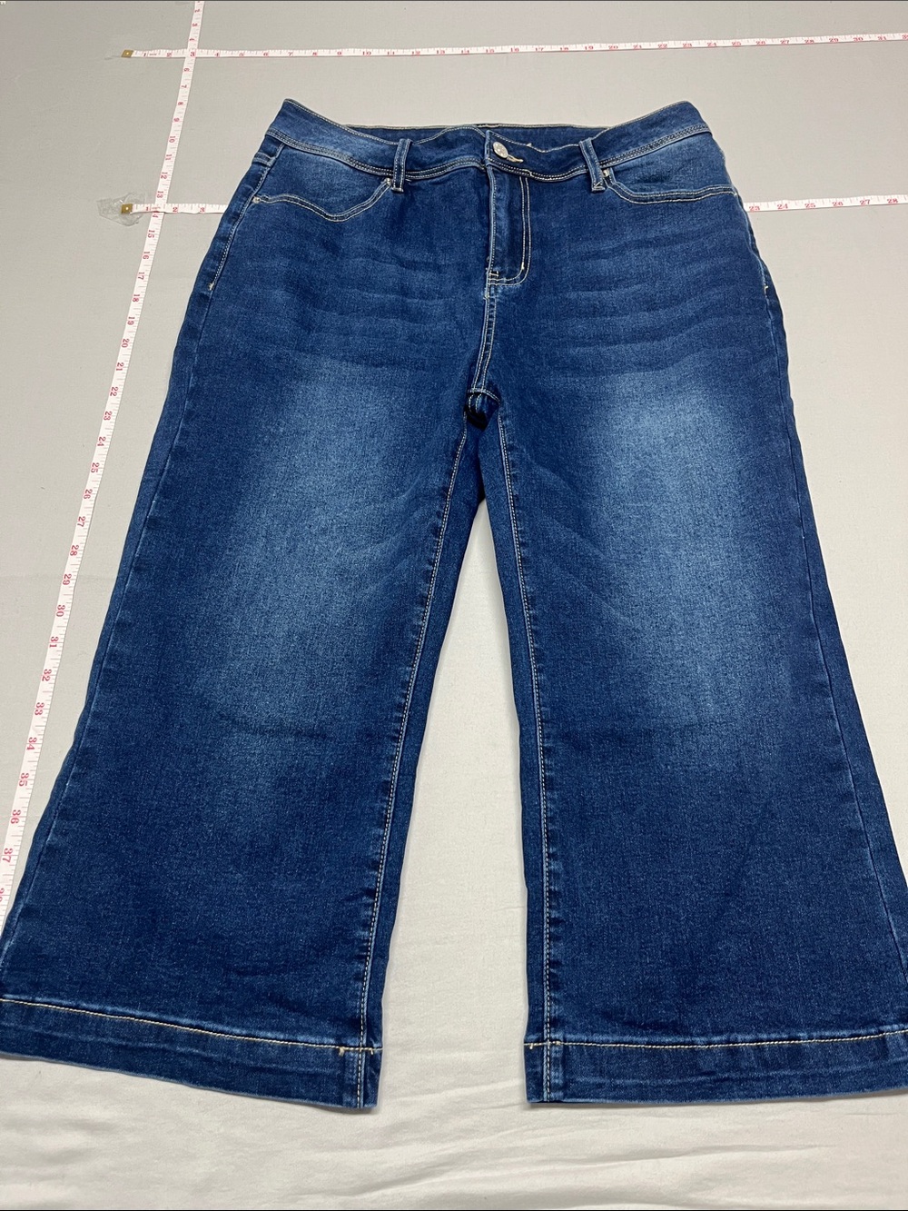 Women’s Wide-Leg Dark Blue Jeans crop length Size 14      1090